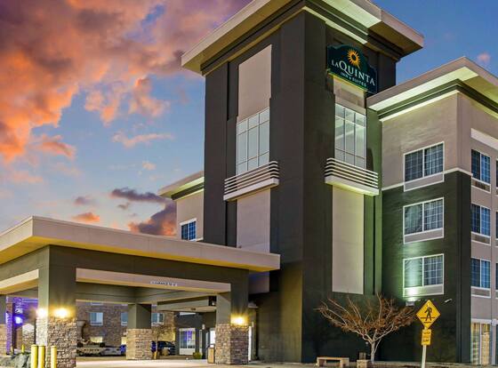 La Quinta Inn & Suites by Wyndham Denver Gateway Park is a family friendly hotel in Denver, Colorado (CO)