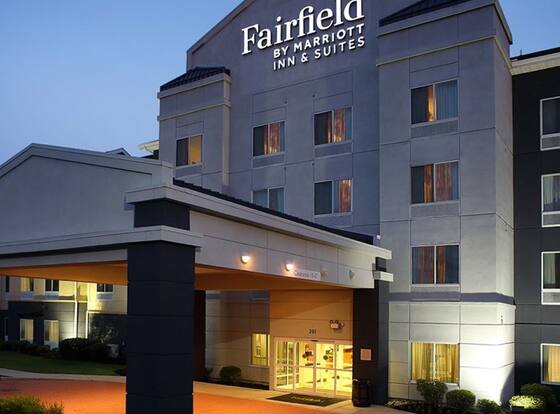 Fairfield Inn & Suites by Marriott Millville Vineland is a family friendly hotel in Millville, New Jersey (NJ)