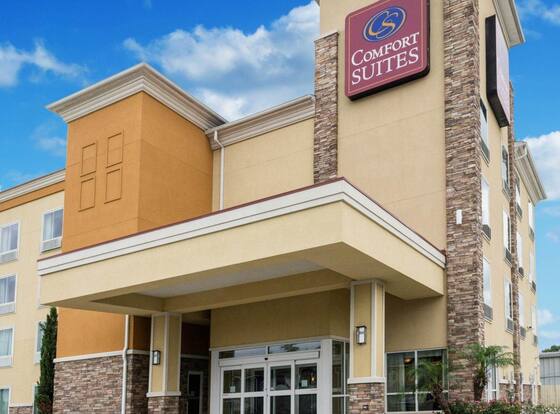 Comfort Suites Harvey - New Orleans West is a family friendly hotel in Harvey, Louisiana (LA)