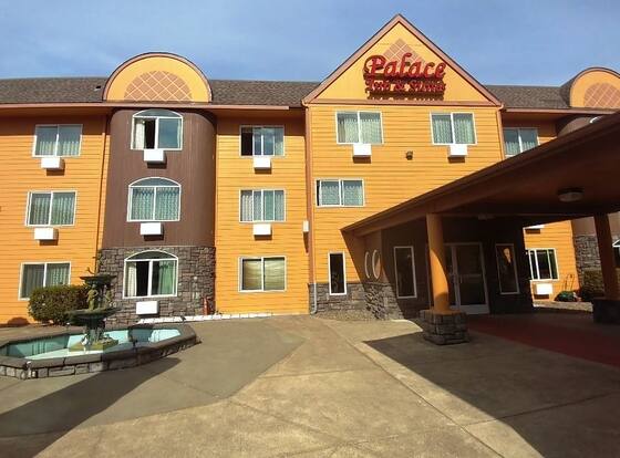 Palace Inn Suites Lincoln City is a family friendly hotel in Lincoln City, Oregon (OR)