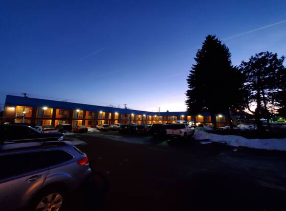 Motel West is a family friendly hotel in Bend, Oregon (OR)