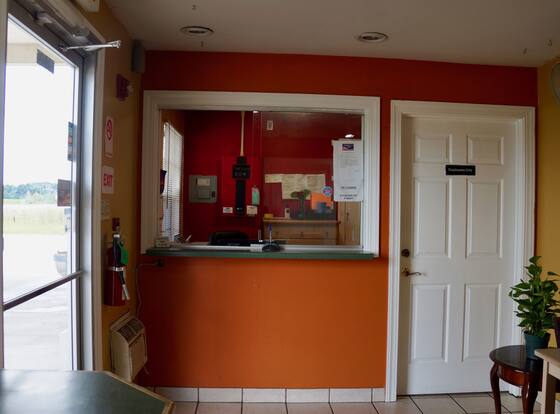 American Inn of Kinder is a family friendly hotel in Kinder, Louisiana (LA)