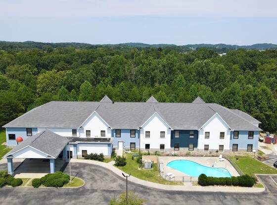 Grand Vista Hotel and Suites is a family friendly hotel in Vonore, Tennessee (TN)