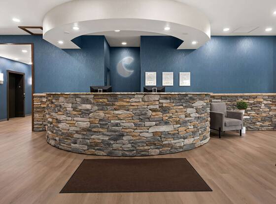 Comfort Suites Hudson I-94 is a family friendly hotel in Hudson, Wisconsin (WI)
