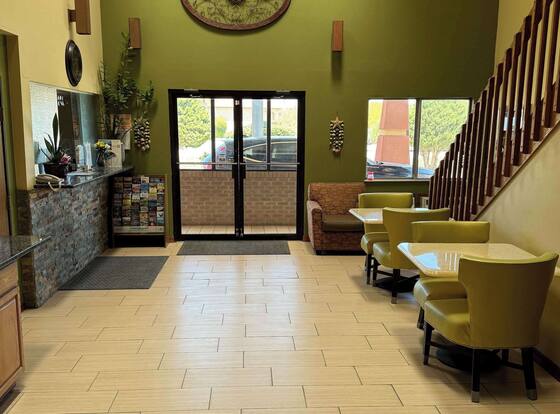 Rodeway Inn is a family friendly hotel in Moriarty, New Mexico (NM)