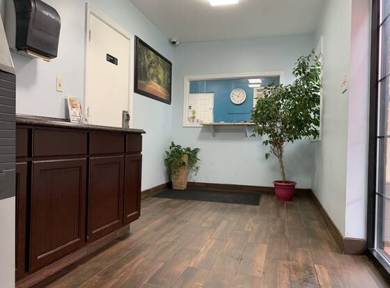 Red Carpet Inn is a family friendly hotel in Norristown, Pennsylvania (PA)