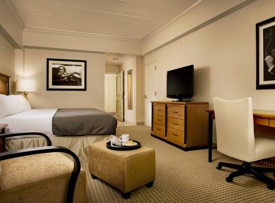 Hollywood Casino & Hotel is a family friendly hotel in Lawrenceburg, Indiana (IN)