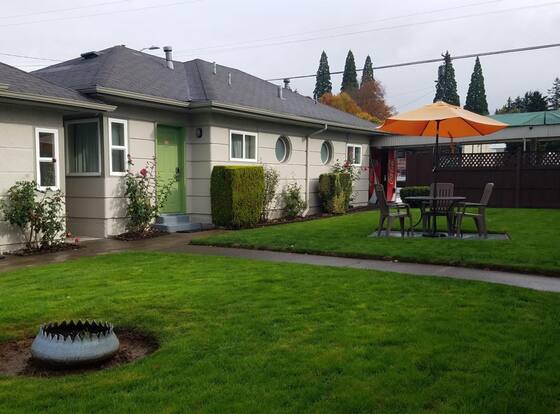 Milwaukie Inn Portland South is a family friendly hotel in Oak Grove, Oregon (OR)