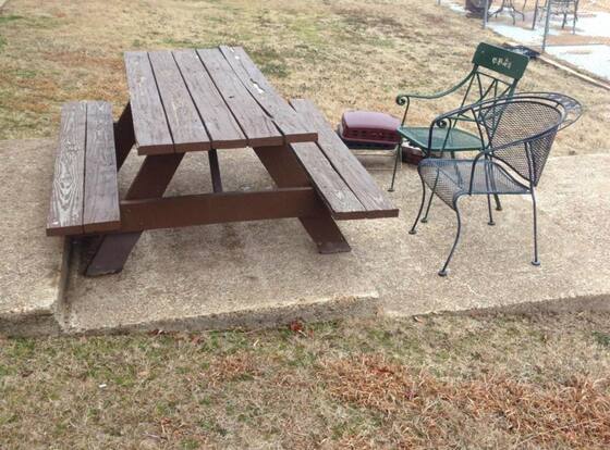 Sportsman Inn and Suites is a family friendly hotel in Antlers, Oklahoma (OK)