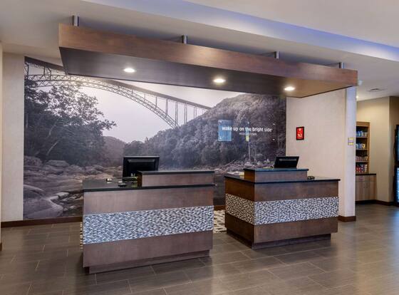 La Quinta Inn & Suites by Wyndham Morgantown is a family friendly hotel in Morgantown, West Virginia (WV)