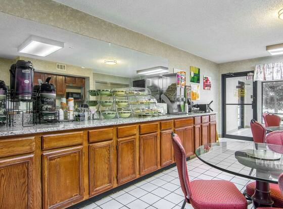 Quality Inn is a family friendly hotel in Oakwood, Georgia (GA)