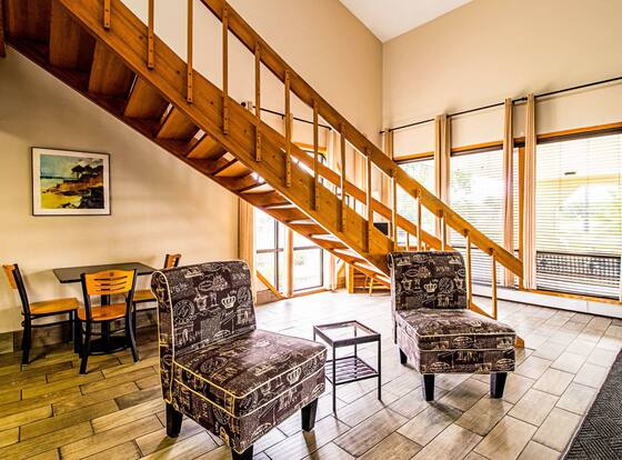 Econo Lodge Watertown is a family friendly hotel in Watertown, South Dakota (SD)