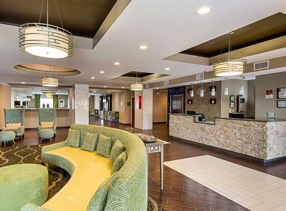 Comfort Suites near Tanger Outlet Mall is a family friendly hotel in Gonzales, Louisiana (LA)