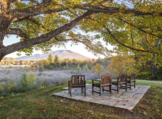 The Palmer House Resort, Ascend Hotel Collection is a family friendly hotel in Manchester Center, Vermont (VT)