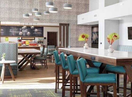 Hampton Inn by Hilton North Hollywood is a family friendly hotel in Los Angeles, California (CA)