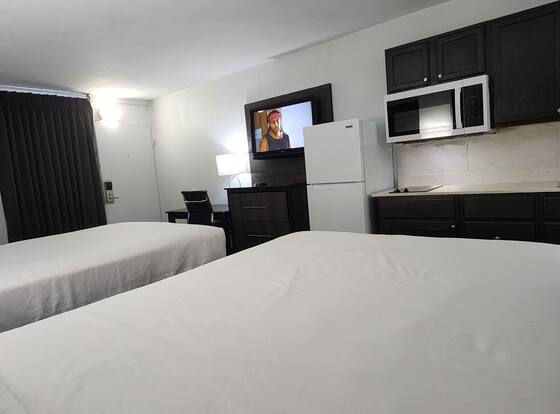 Suburban Studios North Charleston I-526 is a family friendly hotel in North Charleston, South Carolina (SC)