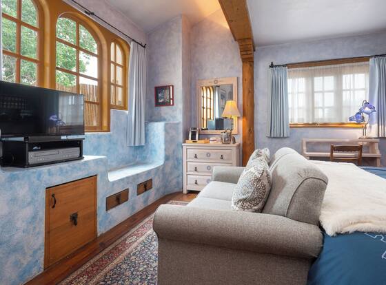Inn on La Loma Plaza is a family friendly hotel in Taos, New Mexico (NM)