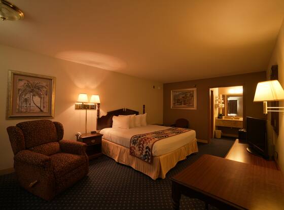 Dutton Inn is a family friendly hotel in Branson, Missouri (MO)