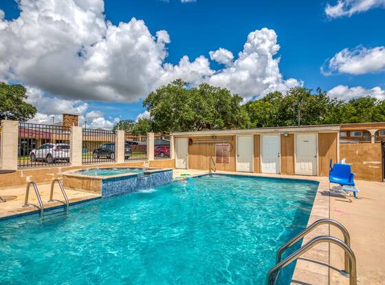 Budget Inn and Suites is a family friendly hotel in Crowley, Louisiana (LA)