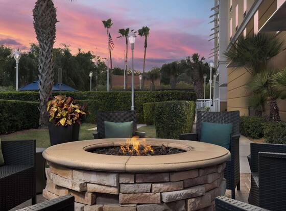 Hampton Inn & Suites Orlando-North/Altamonte Springs is a family friendly hotel in Altamonte Springs, Florida (FL)