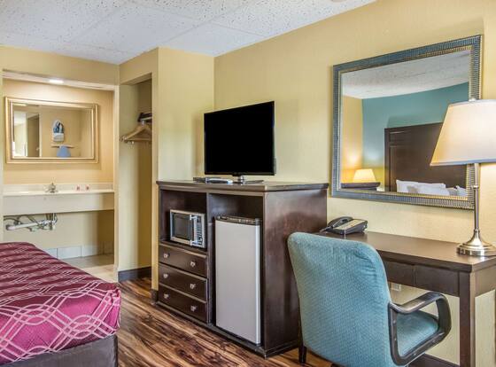 Econo Lodge Bradford is a family friendly hotel in Bradford, Pennsylvania (PA)