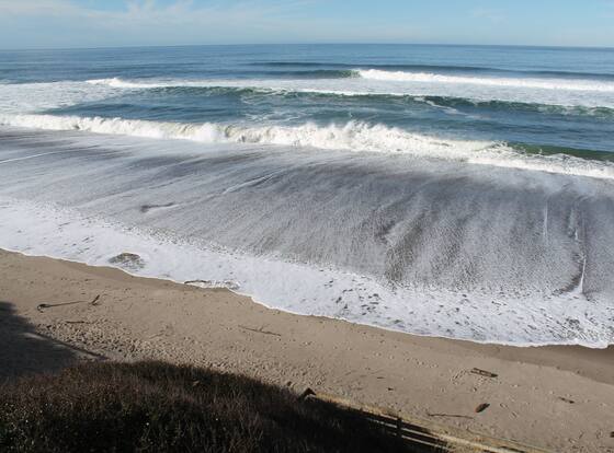 West Beach Suites is a family friendly hotel in Lincoln City, Oregon (OR)