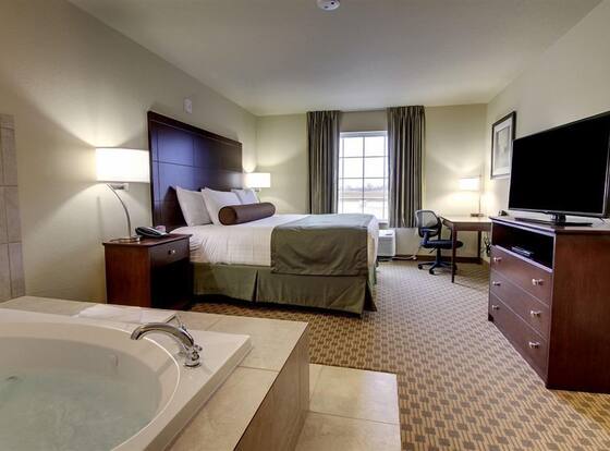 AmeriVu Inn and Suites is a family friendly hotel in Crookston, Minnesota (MN)