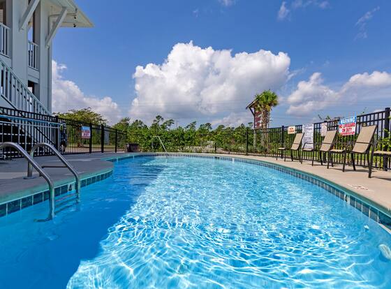Topsail Shores Inn is a family friendly hotel in Sneads Ferry, North Carolina (NC)