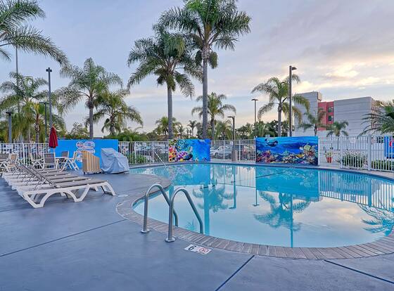 Motel 6 Los Angeles, CA - Los Angeles - LAX is a family friendly hotel in Inglewood, California (CA)
