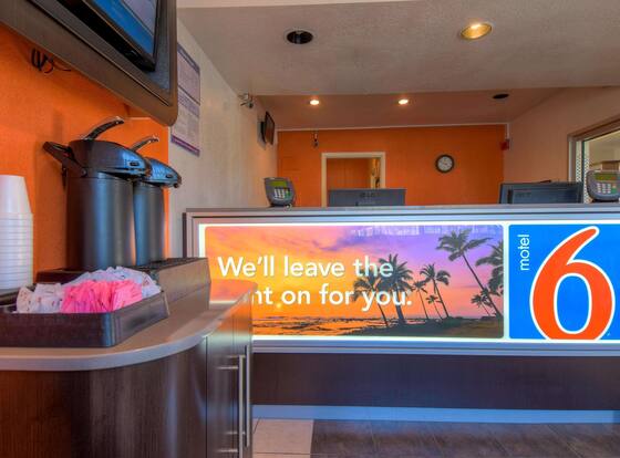 Motel 6 San Ysidro, CA - San Diego - Border is a family friendly hotel in San Diego, California (CA)