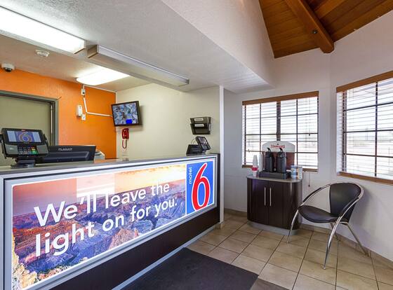 Motel 6 Mesa, AZ - South is a family friendly hotel in Mesa, Arizona (AZ)