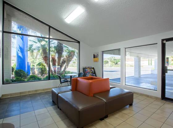 Motel 6 Kingman, AZ - Route 66 West is a family friendly hotel in Kingman, Arizona (AZ)