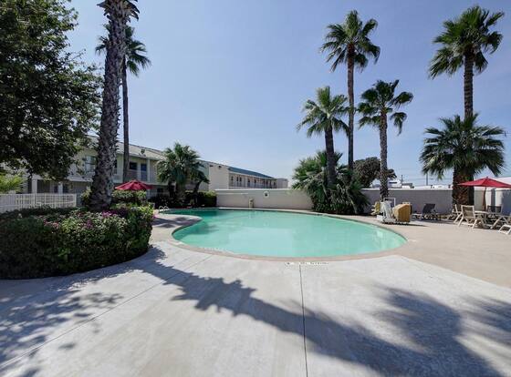 Motel 6 Laredo, TX - North I-35 is a family friendly hotel in Laredo, Texas (TX)
