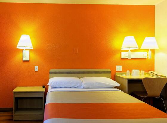 Motel 6 Chico, CA is a family friendly hotel in Chico, California (CA)