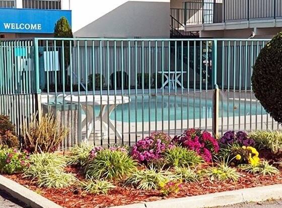 Rodeway Inn Fort Smith I-40 is a family friendly hotel in Fort Smith, Arkansas (AR)