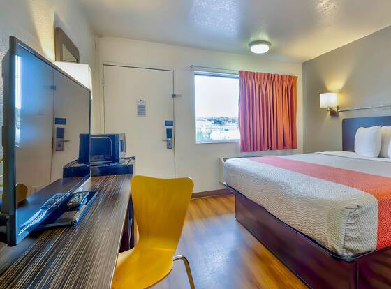 Motel 6 Santa Rosa, NM is a family friendly hotel in Santa Rosa, New Mexico (NM)