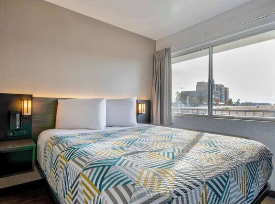 Motel 6 Albuquerque, NM - Midtown is a family friendly hotel in Albuquerque, New Mexico (NM)