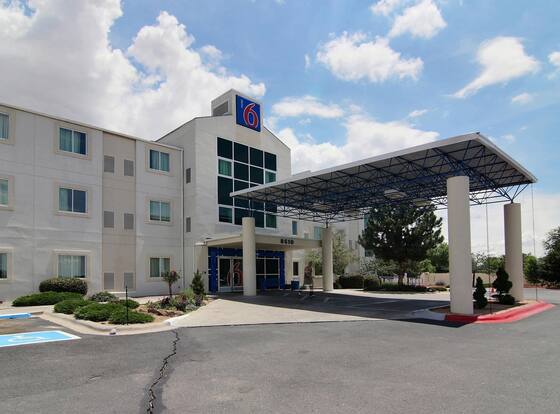 Motel 6 Albuquerque, NM - North is a family friendly hotel in Albuquerque, New Mexico (NM)