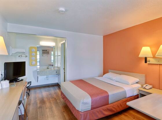 Motel 6 Nashua, NH - North is a family friendly hotel in Nashua, New Hampshire (NH)