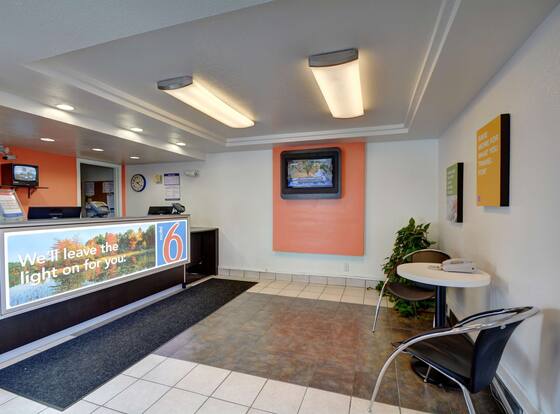 Motel 6 Chicopee, MA - Springfield is a family friendly hotel in Chicopee, Massachusetts (MA)
