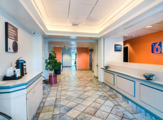 Motel 6 Joliet, IL - Chicago - I-55 is a family friendly hotel in Joliet, Illinois (IL)