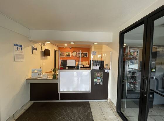 Travelodge by Wyndham Brattleboro VT is a family friendly hotel in West Brattleboro, Vermont (VT)