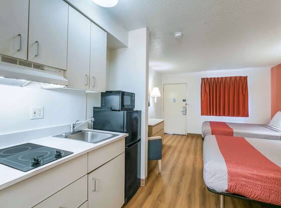 Motel 6 Dothan, AL is a family friendly hotel in Dothan, Alabama (AL)