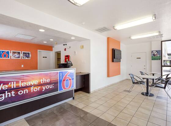 Motel 6 Baton Rouge, LA - Southeast is a family friendly hotel in Baton Rouge, Louisiana (LA)