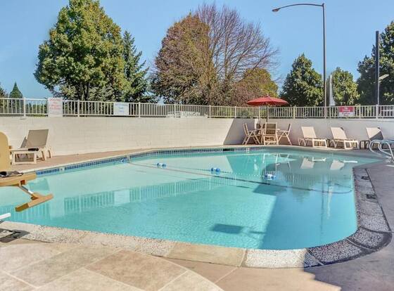 Motel 6 Portland, OR - Central is a family friendly hotel in Portland, Oregon (OR)