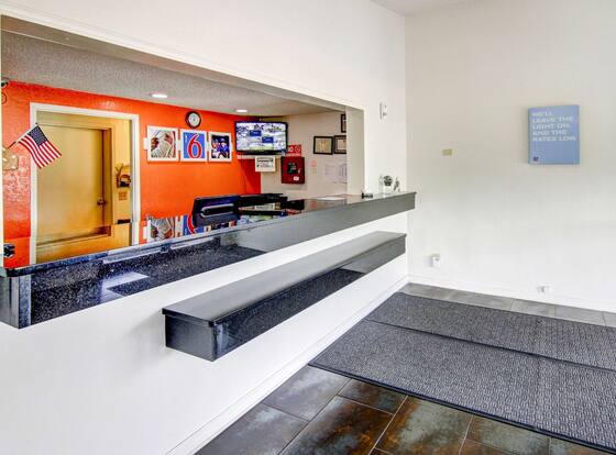 Motel 6 Union City, GA - Atlanta Airport is a family friendly hotel in Union City, Georgia (GA)