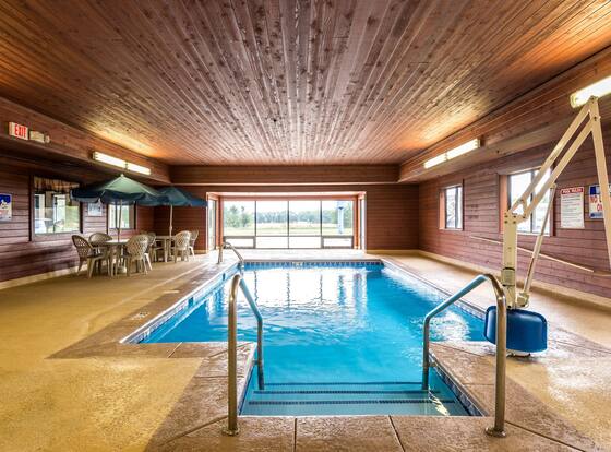 Motel 6 Waterloo, IA is a family friendly hotel in Waterloo, Iowa (IA)