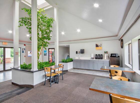 Motel 6 Georgetown, KY - Lexington North is a family friendly hotel in Georgetown, Kentucky (KY)