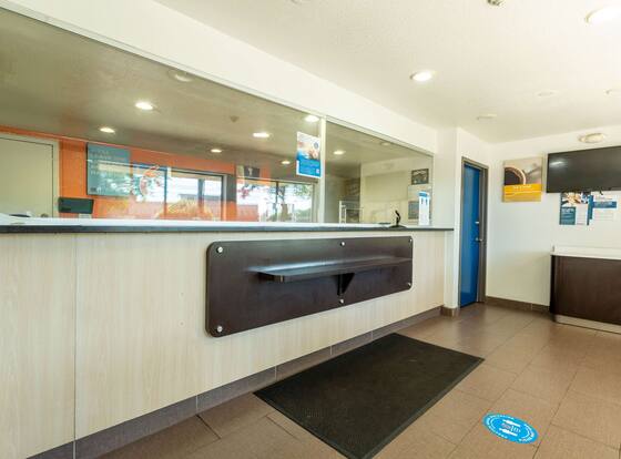 Motel 6 Camp Springs, DC - South Camp Springs is a family friendly hotel in Suitland, Maryland (MD)