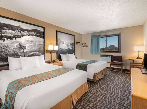 Super 8 by Wyndham Hill City/Mt Rushmore/ Area is a family friendly hotel in Hill City, South Dakota (SD)